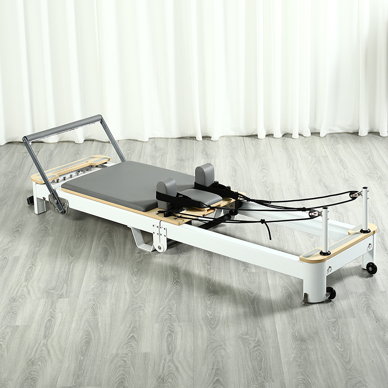 Reformer de Pilates Portátil e - Pilates & Yoga Reversible Mockneck Sweatshirt avaliação e preço